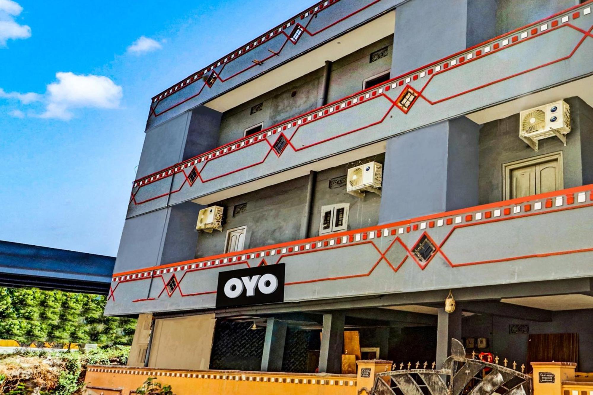 Hotel O Lavish Stay Sururnagar ภายนอก รูปภาพ
