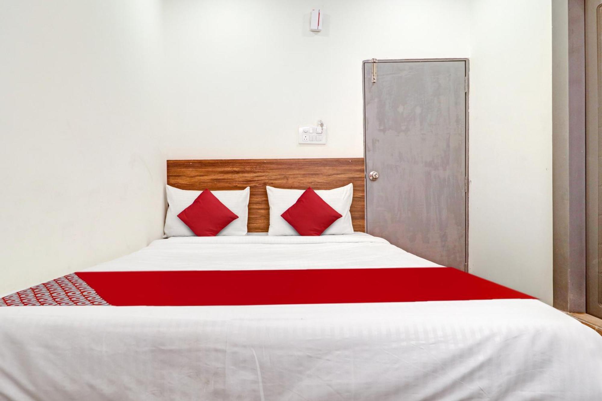 Hotel O Lavish Stay Sururnagar ภายนอก รูปภาพ
