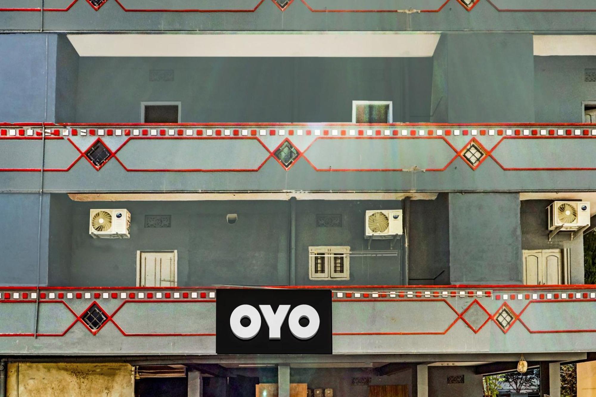 Hotel O Lavish Stay Sururnagar ภายนอก รูปภาพ
