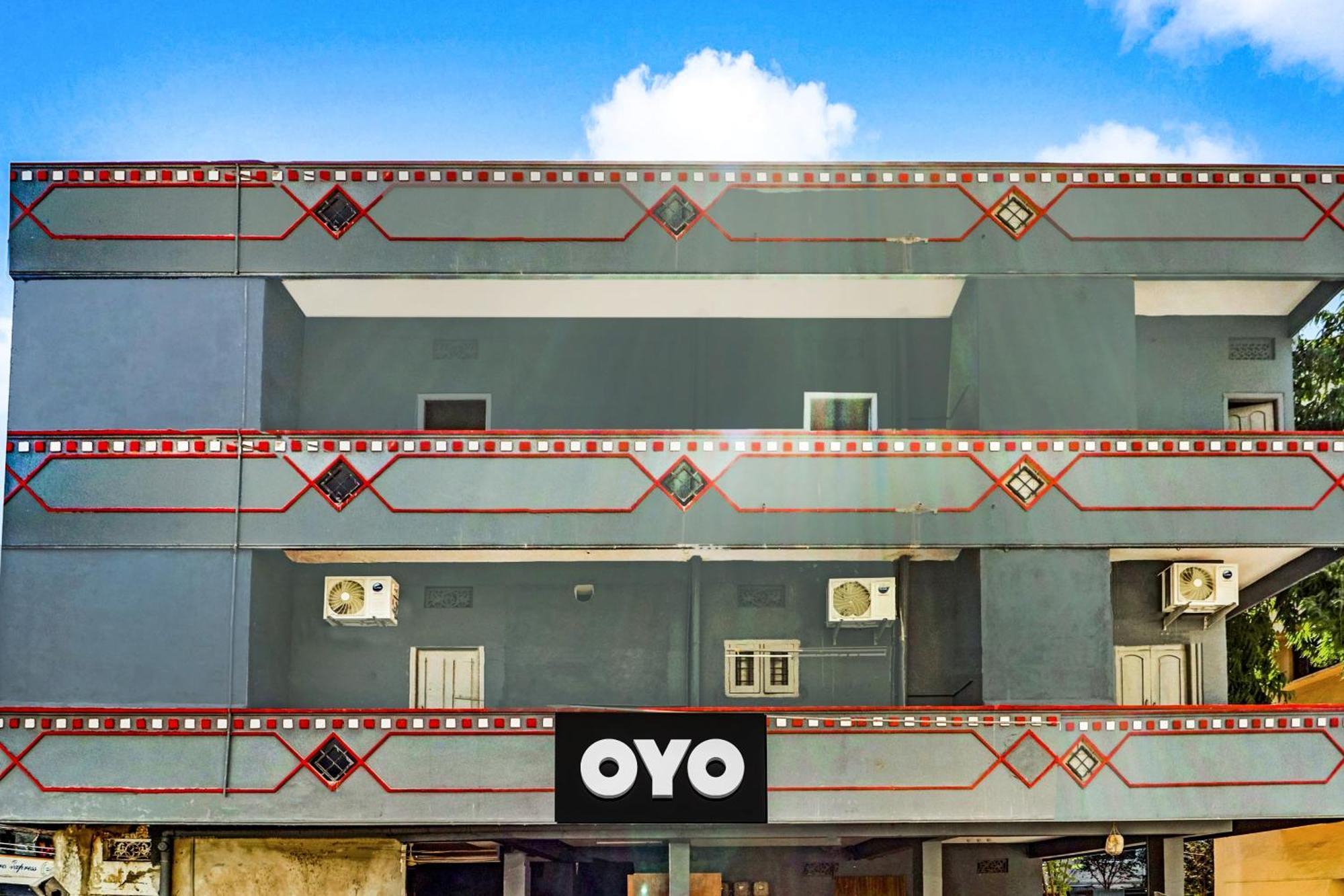 Hotel O Lavish Stay Sururnagar ภายนอก รูปภาพ