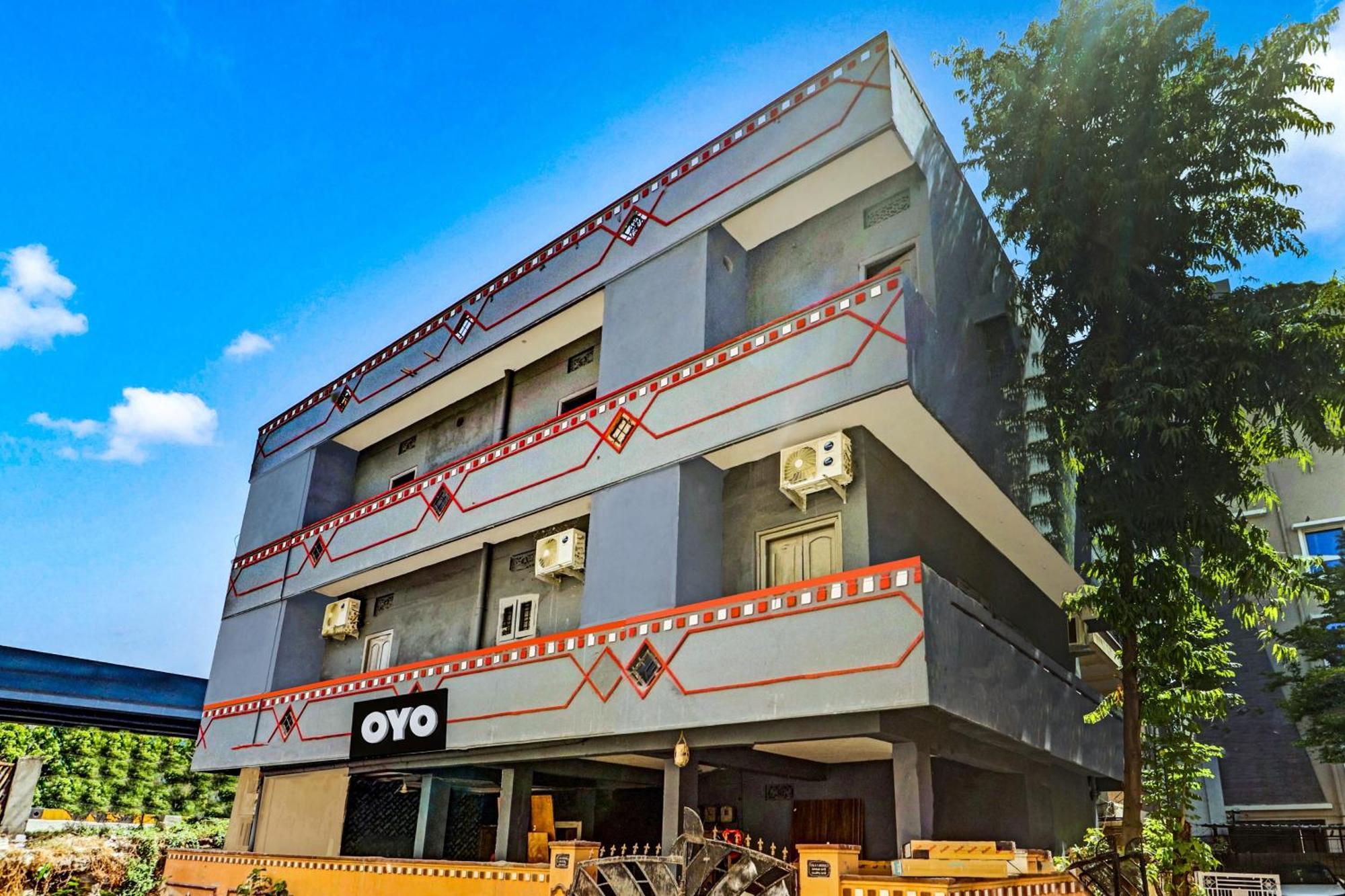Hotel O Lavish Stay Sururnagar ภายนอก รูปภาพ